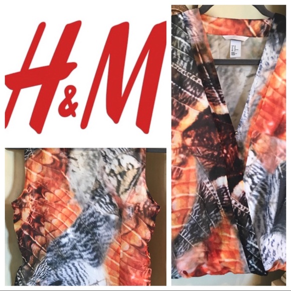 H&M Deep V button overlay top. 10 - Picture 2 of 7